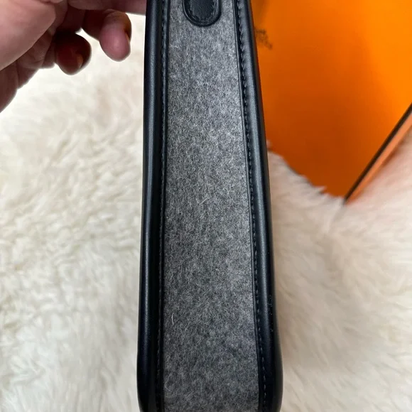 Hermes Evelyne Gen III Felt TPM Gray with Black Lining - Picture 3 of 14